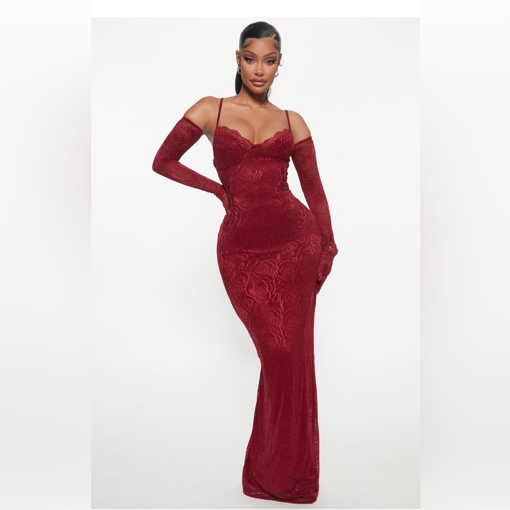 Burgundy long  dress - fashion nova - Picture 2 of 4
